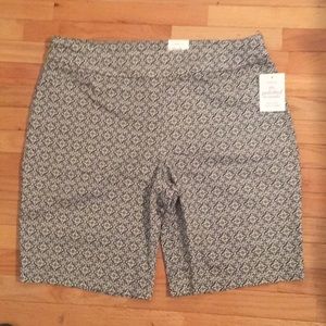 Bermuda mid rise shorts